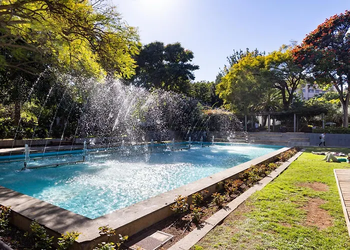 Home2book Stylish & Bright Apt, Cruz Center Apartment *